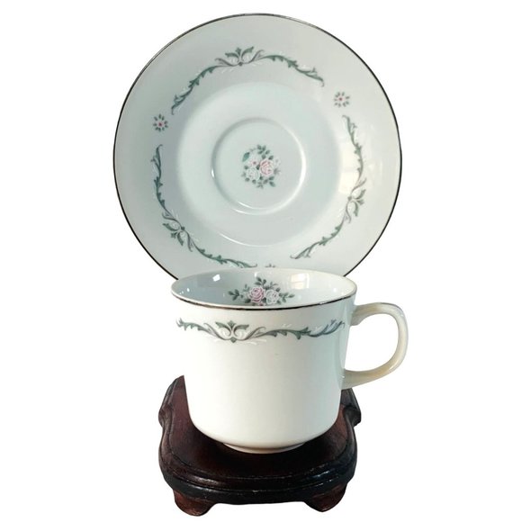 Set of 4 Signature Collection Petite Bouquet China Cup Saucer Tea Coffee Replace - Picture 3 of 7